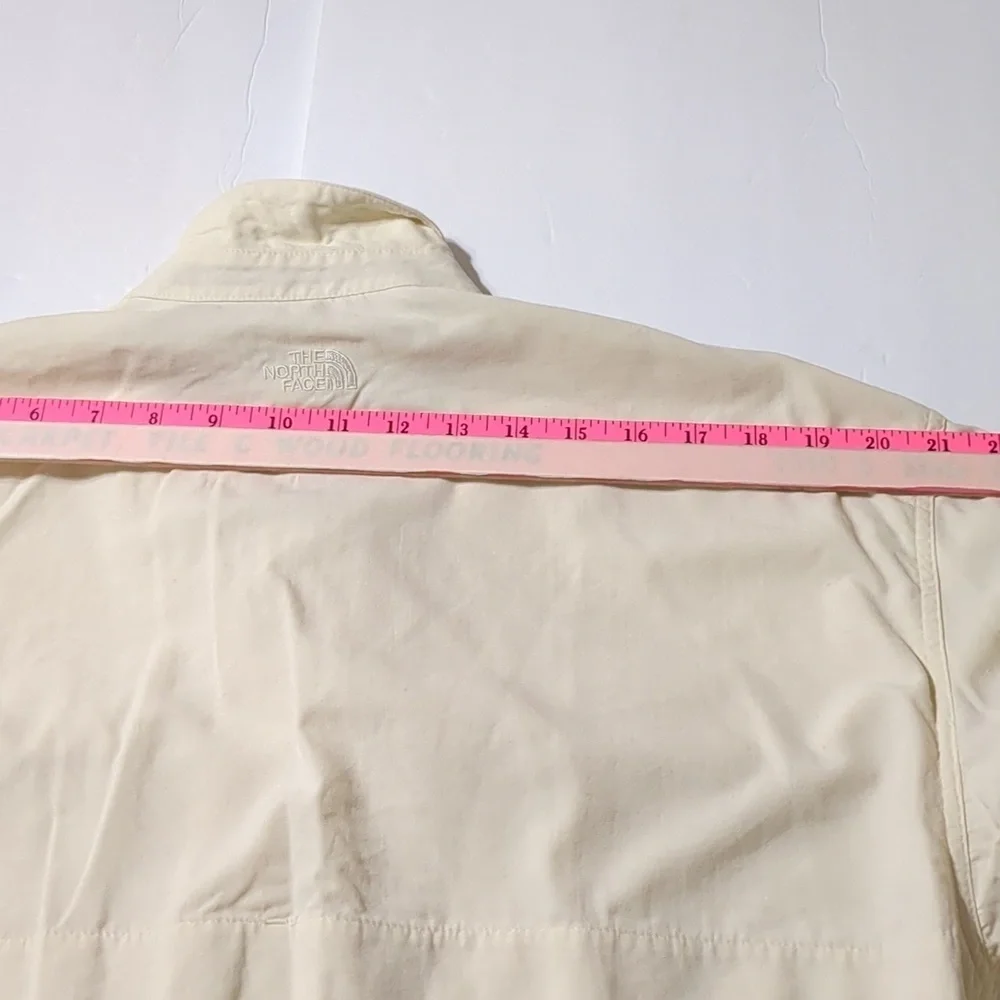 The North Face long sleeve vented hiking camp outdoors men size M